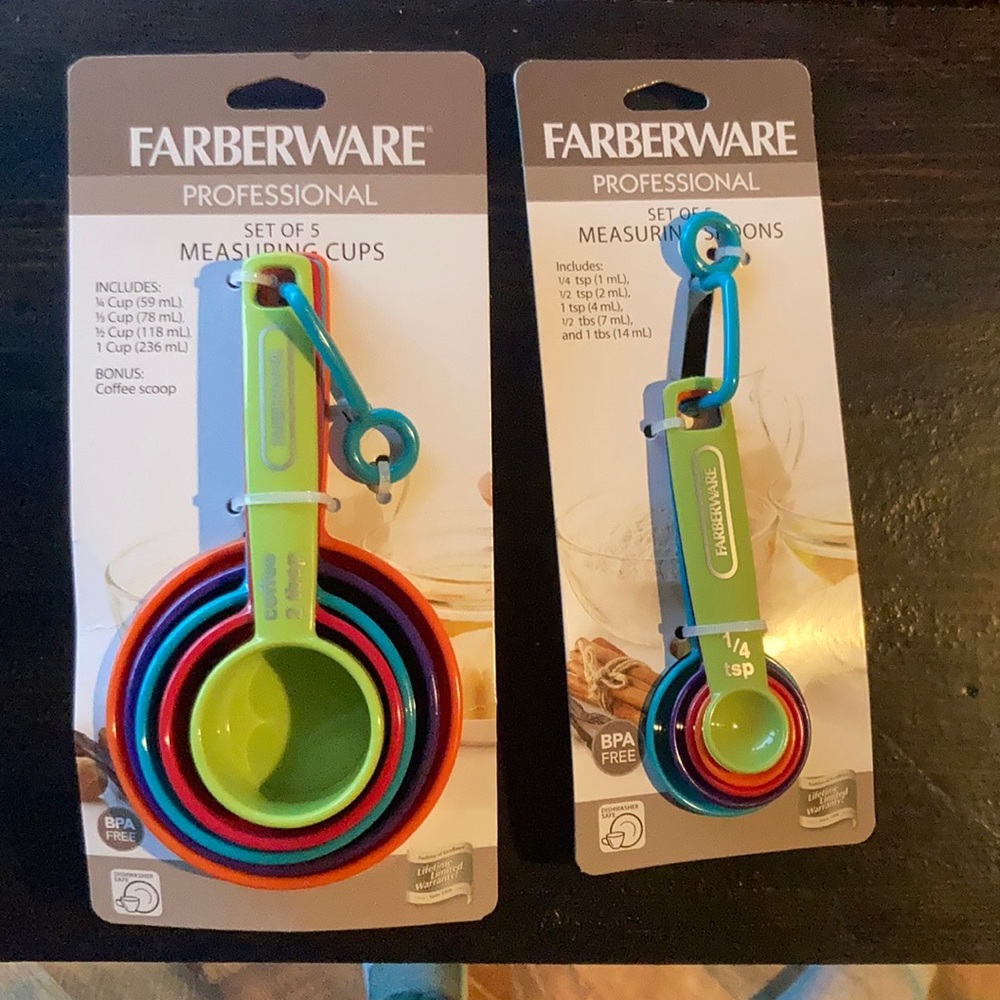 Measuring cups and spoons